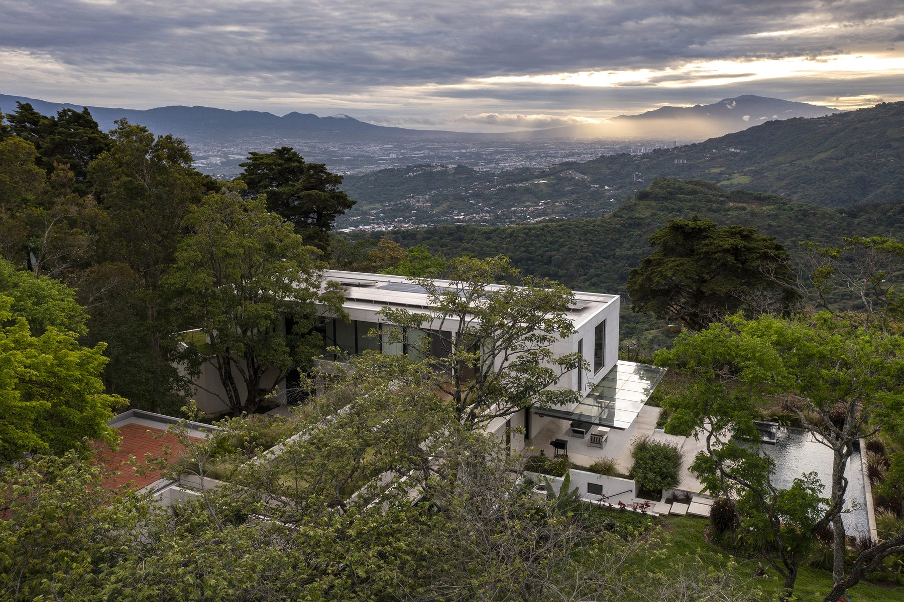 Claro del Bosque — residential architecture, Escazú, Costa Rica